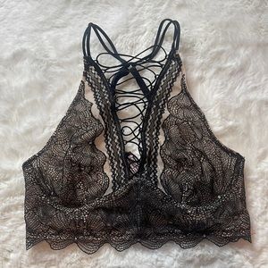 Victoria’s Secret very sexy high neck bra - SIZE: XS